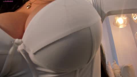 Snapshot of jadeevansx chatting on 02/21/26, 06:09 JADE EVANS online show from 02/21/26, 06:09