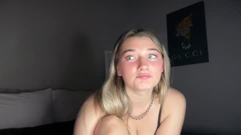 Snapshot of jadejamessecret chatting on 06/29/26, 03:46 Jade james online show from 06/29/26, 03:46