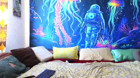 Snapshot of jadelin_min chatting on 02/19/25, 10:34 Jadelin Min online show from 02/19/25, 10:34