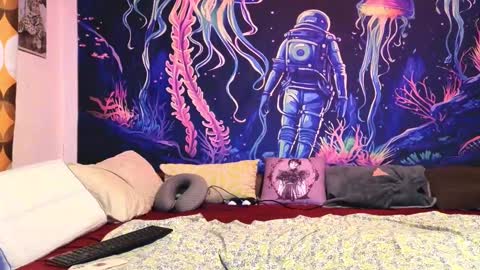 Snapshot of jadelin_min chatting on 03/03/25, 05:50 Jadelin Min online show from 03/03/25, 05:50