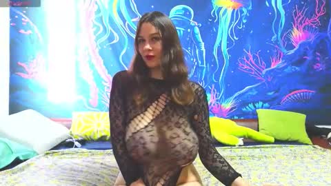 Snapshot of jadelin_min chatting on 11/21/25, 07:29 Jadelin Min online show from 11/21/25, 07:29