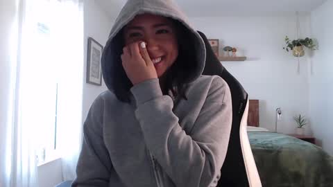 Snapshot of jadelove_ chatting on 01/14/25, 08:15 Jade Love online show from 01/14/25, 08:15