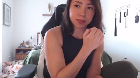 Snapshot of jadelove_ chatting on 01/20/25, 07:46 Jade Love online show from 01/20/25, 07:46