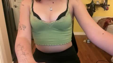 Snapshot of jadestarss chatting on 11/13/25, 01:48 Jade 3 online show from 11/13/25, 01:48