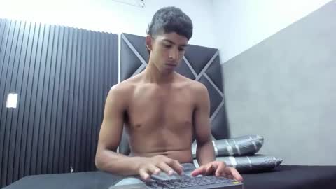 JadeyCharlot online show from 04/22/26, 04:15