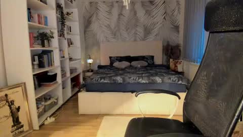 elena online show from 02/27/25, 03:48