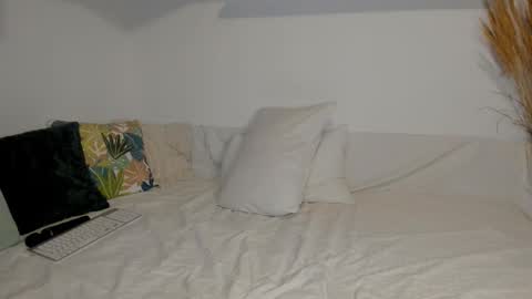 elena online show from 02/03/26, 03:04