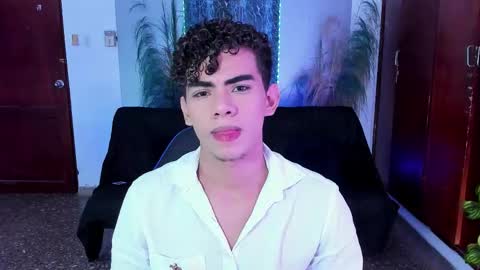 Snapshot of jaedasky_ chatting on 09/25/25, 04:38 javi15 online show from 09/25/25, 04:38