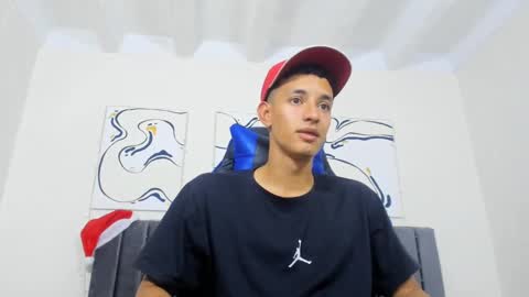 Hi guys im new 3 online show from 12/18/24, 07:52