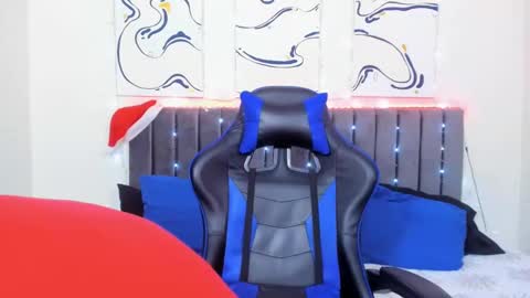 Hi guys im new 3 online show from 12/27/24, 07:35