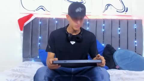 Hi guys im new 3 online show from 12/30/24, 08:25