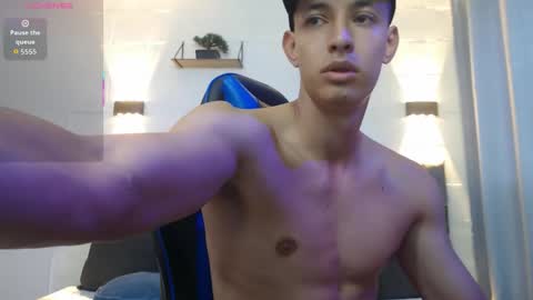 Hi guys im new 3 online show from 10/18/25, 09:48