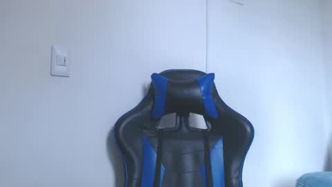 Hi guys im new 3 online show from 02/03/26, 06:46