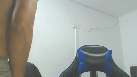 Hi guys im new 3 online show from 04/10/26, 11:31