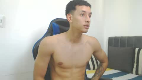 Snapshot of jake_shadow14 chatting on 04/25/26, 02:14 Hi guys im new 3 online show from 04/25/26, 02:14