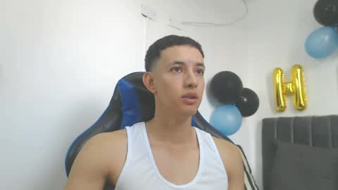 Snapshot of jake_shadow14 chatting on 04/30/26, 05:19 Hi guys im new 3 online show from 04/30/26, 05:19