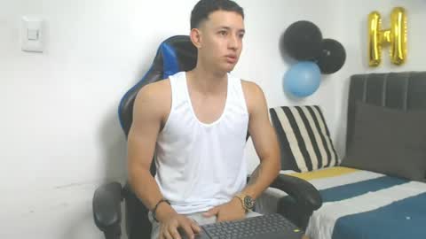 Snapshot of jake_shadow14 chatting on 05/01/26, 01:59 Hi guys im new 3 online show from 05/01/26, 01:59