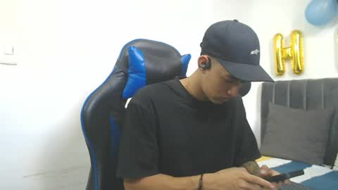 Snapshot of jake_shadow14 chatting on 05/04/26, 07:10 Hi guys im new 3 online show from 05/04/26, 07:10