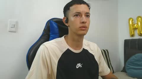 Snapshot of jake_shadow14 chatting on 05/25/26, 09:43 Hi guys im new 3 online show from 05/25/26, 09:43