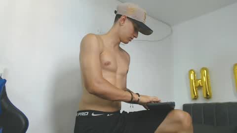 Snapshot of jake_shadow14 chatting on 05/27/26, 07:22 Hi guys im new 3 online show from 05/27/26, 07:22