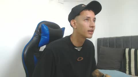 Snapshot of jake_shadow14 chatting on 06/04/26, 06:58 Hi guys im new 3 online show from 06/04/26, 06:58