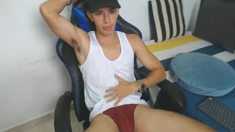 Snapshot of jake_shadow14 chatting on 06/09/26, 05:13 Hi guys im new 3 online show from 06/09/26, 05:13