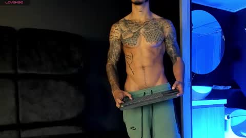 Snapshot of jakee_brown chatting on 03/07/25, 08:23 Santiago online show from 03/07/25, 08:23