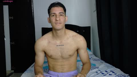 Snapshot of jakemonroe1 chatting on 04/08/26, 02:39 JakeMonroe online show from 04/08/26, 02:39