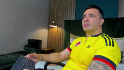 jakestone_1 online show from 11/15/25, 10:04