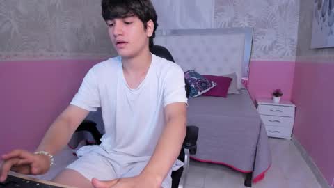 Snapshot of jakesummer_ chatting on 11/27/25, 01:13 Jake online show from 11/27/25, 01:13