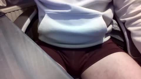 jakieg010 online show from 04/18/26, 03:43