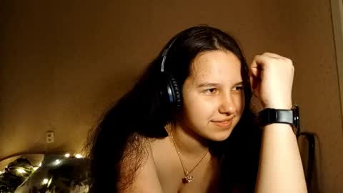 Lisa online show from 10/03/25, 05:10