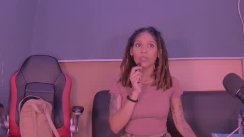 Snapshot of jamaicanbabex chatting on 12/23/24, 10:10 jamaicanbabex online show from 12/23/24, 10:10