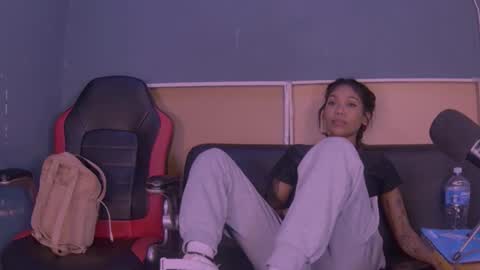 Snapshot of jamaicanbabex chatting on 01/06/25, 01:41 jamaicanbabex online show from 01/06/25, 01:41