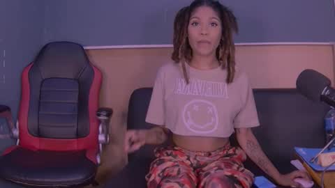 Snapshot of jamaicanbabex chatting on 01/07/25, 09:40 jamaicanbabex online show from 01/07/25, 09:40