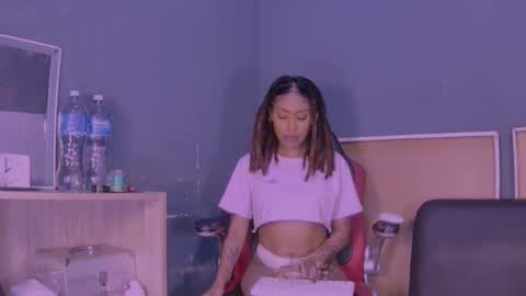 Snapshot of jamaicanbabex chatting on 01/20/25, 01:21 jamaicanbabex online show from 01/20/25, 01:21