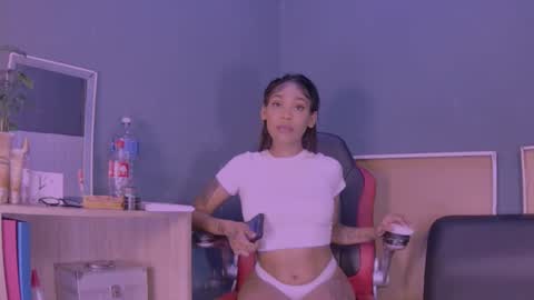 Snapshot of jamaicanbabex chatting on 01/24/25, 01:36 jamaicanbabex online show from 01/24/25, 01:36