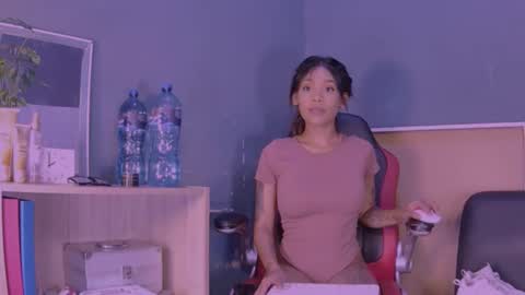 Snapshot of jamaicanbabex chatting on 01/27/25, 01:52 jamaicanbabex online show from 01/27/25, 01:52