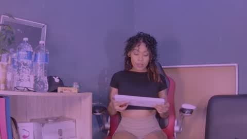 Snapshot of jamaicanbabex chatting on 01/31/25, 02:07 jamaicanbabex online show from 01/31/25, 02:07