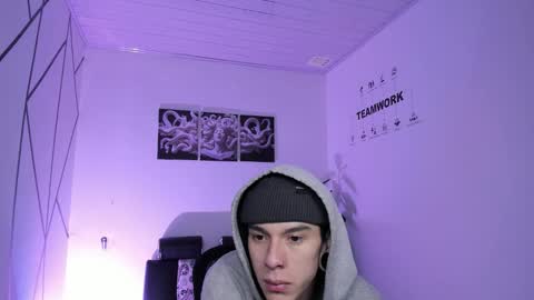 james_adamss_ online show from 12/17/25, 11:49