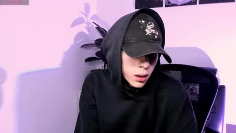 james_adamss_ online show from 12/22/25, 01:08