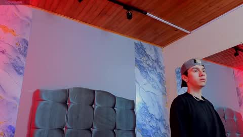 james_adamss_ online show from 04/17/26, 12:41