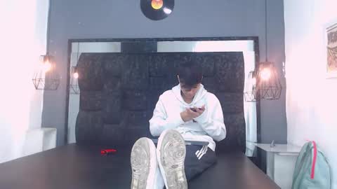 Snapshot of james_and_kenet chatting on 02/17/26, 11:50 James y Kenet online show from 02/17/26, 11:50