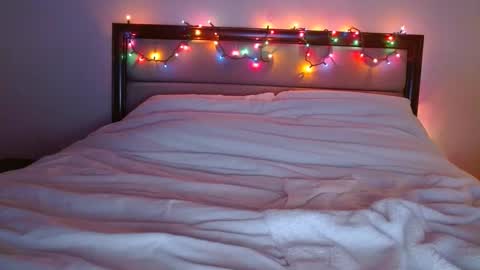 Snapshot of jamesb7219 chatting on 12/22/24, 09:33 jamesb7219 online show from 12/22/24, 09:33