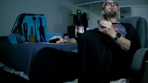 Snapshot of jamesbondage_0069 chatting on 01/01/25, 04:50 James Bondage online show from 01/01/25, 04:50