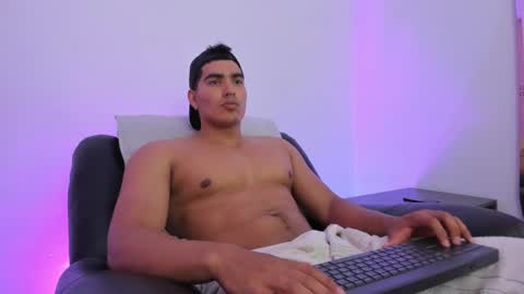 Snapshot of jamesgraay chatting on 02/07/25, 08:42 James Gray online show from 02/07/25, 08:42