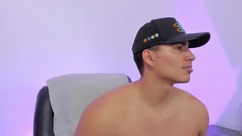 Snapshot of jamesgraay chatting on 03/12/25, 04:35 James Gray online show from 03/12/25, 04:35