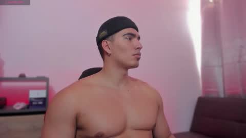 Snapshot of jamesgraay chatting on 10/06/25, 02:58 James Gray online show from 10/06/25, 02:58