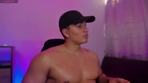 Snapshot of jamesgraay chatting on 10/14/25, 02:40 James Gray online show from 10/14/25, 02:40