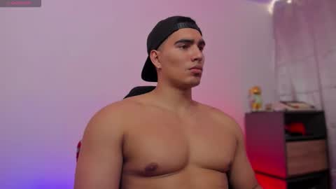 Snapshot of jamesgraay chatting on 10/23/25, 01:10 James Gray online show from 10/23/25, 01:10